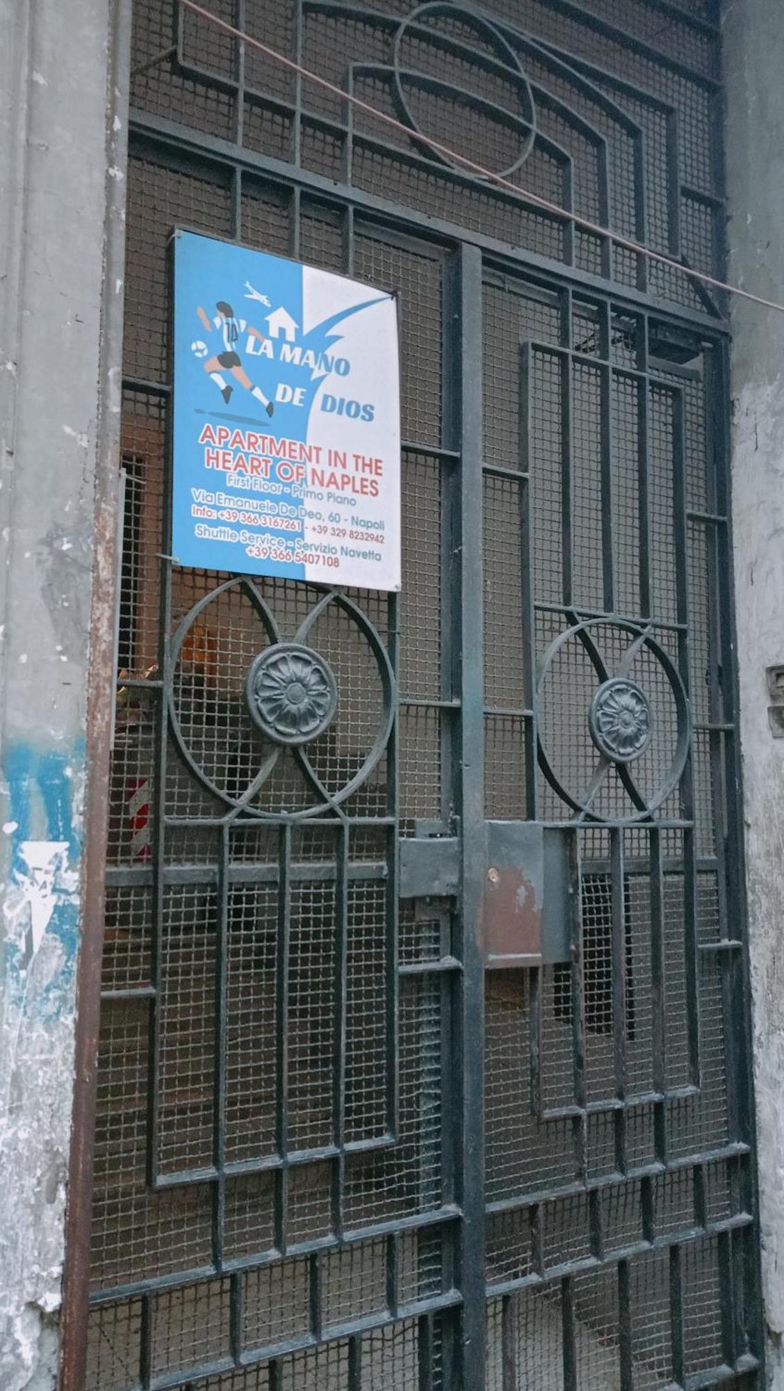 La Mano De Dios * Naples